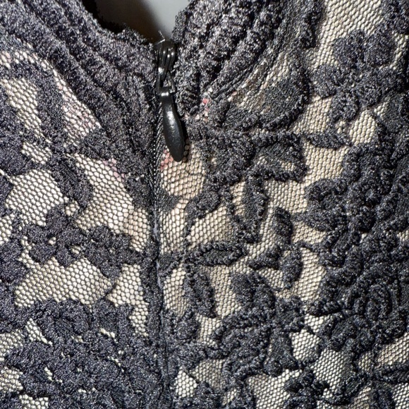 Roz & Ali Black Lace Midi Dress - Picture 3 of 4